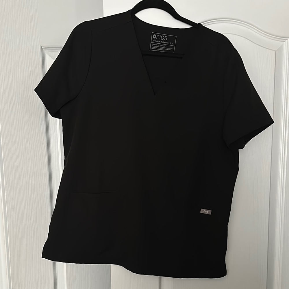 Figs Casma 3 Pocket Scrub Top